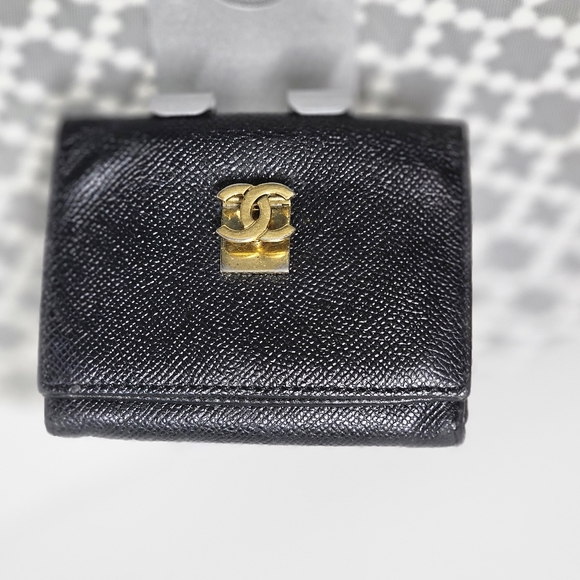 Chanel Leather Bifold wallet - Picture 7 of 13